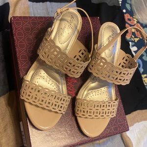 Dex Flex Comfort WW PERLA PERLA L. Nude block shoes. Great condition.